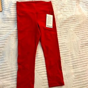 New w/ tags Lululemon Pace Rival HR Crop 22” size 6.